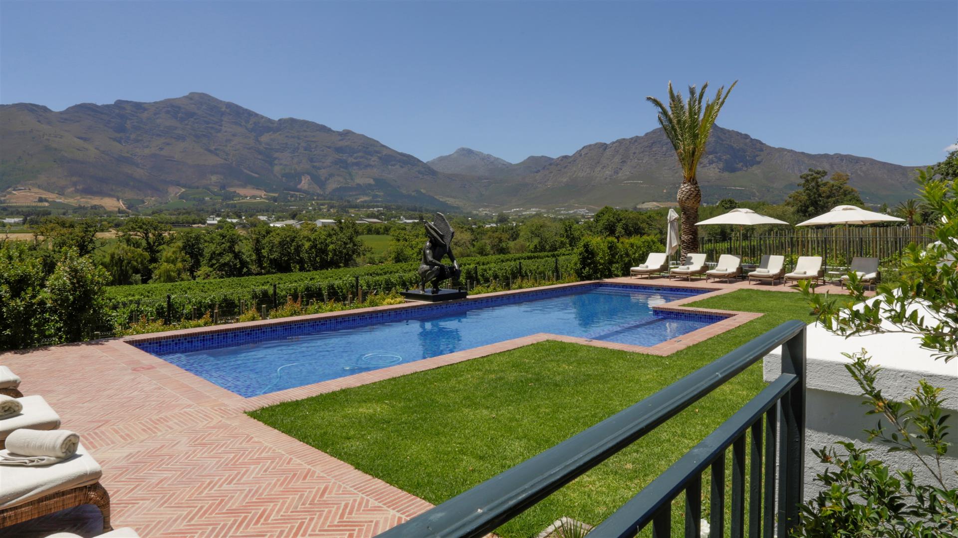 Leeu Estates